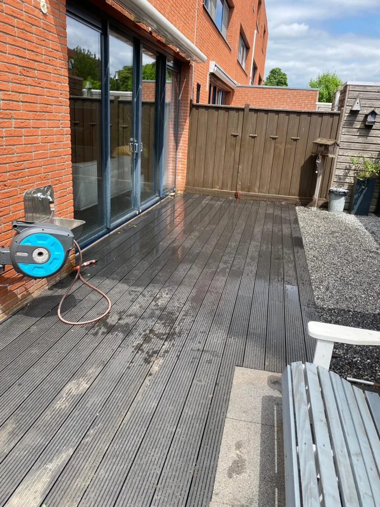 Strakke vlonder in de achtertuin